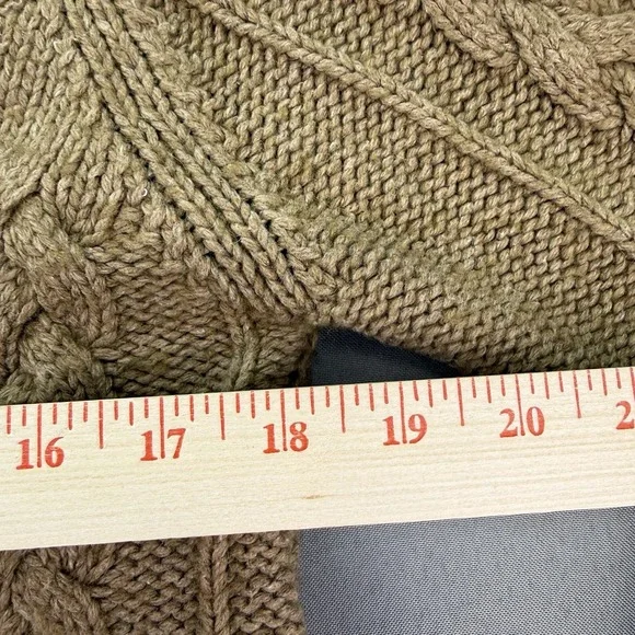 Old Navy Women's Chunky Cable Knit Sweater Size L Tan Cardigan Big Button‎ Front - Picture 8 of 8